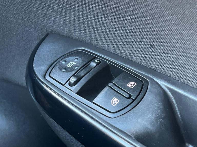 2019 Vauxhall Corsa 1.4i ecoTEC Griffin Hatchback 3dr Petrol Manual Euro 6 (75 ps) Hatchback PETR...