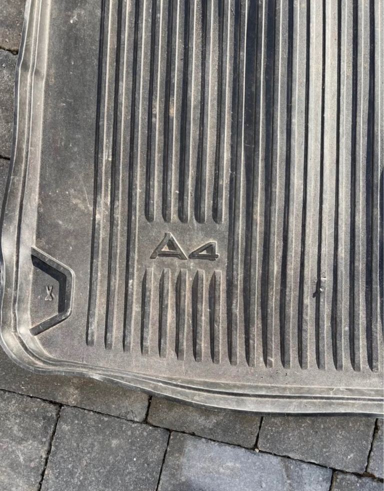Audi A4 boot liner 