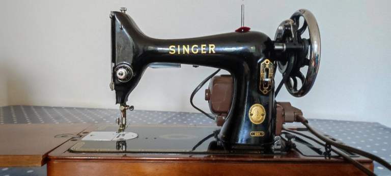 Vintage Singer sewing machine model 99K