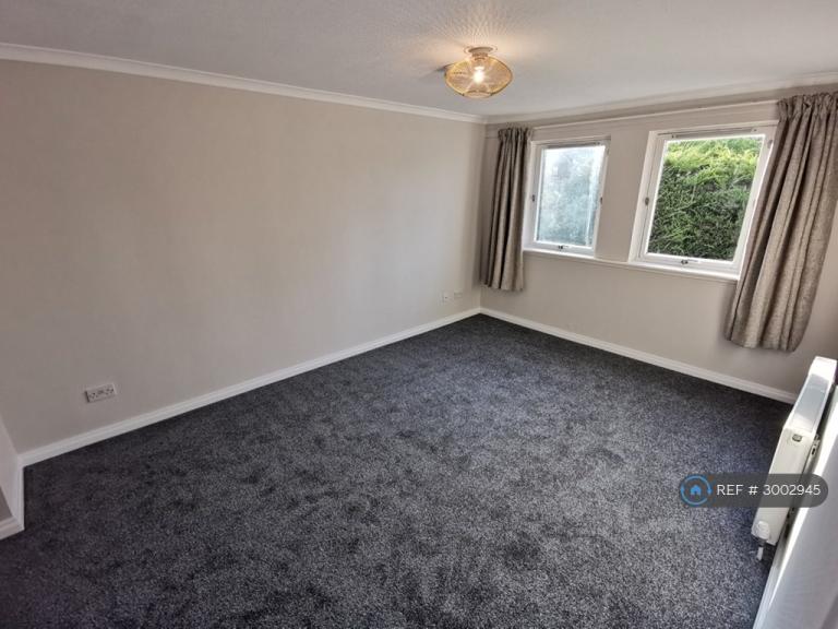 2 bedroom flat in Boat Green, Edinburgh, EH3 (2 bed) (#3002945)
