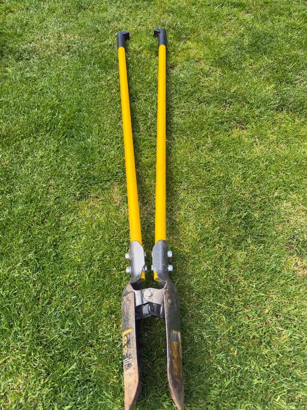 Roughneck heavy duty post hole diggers