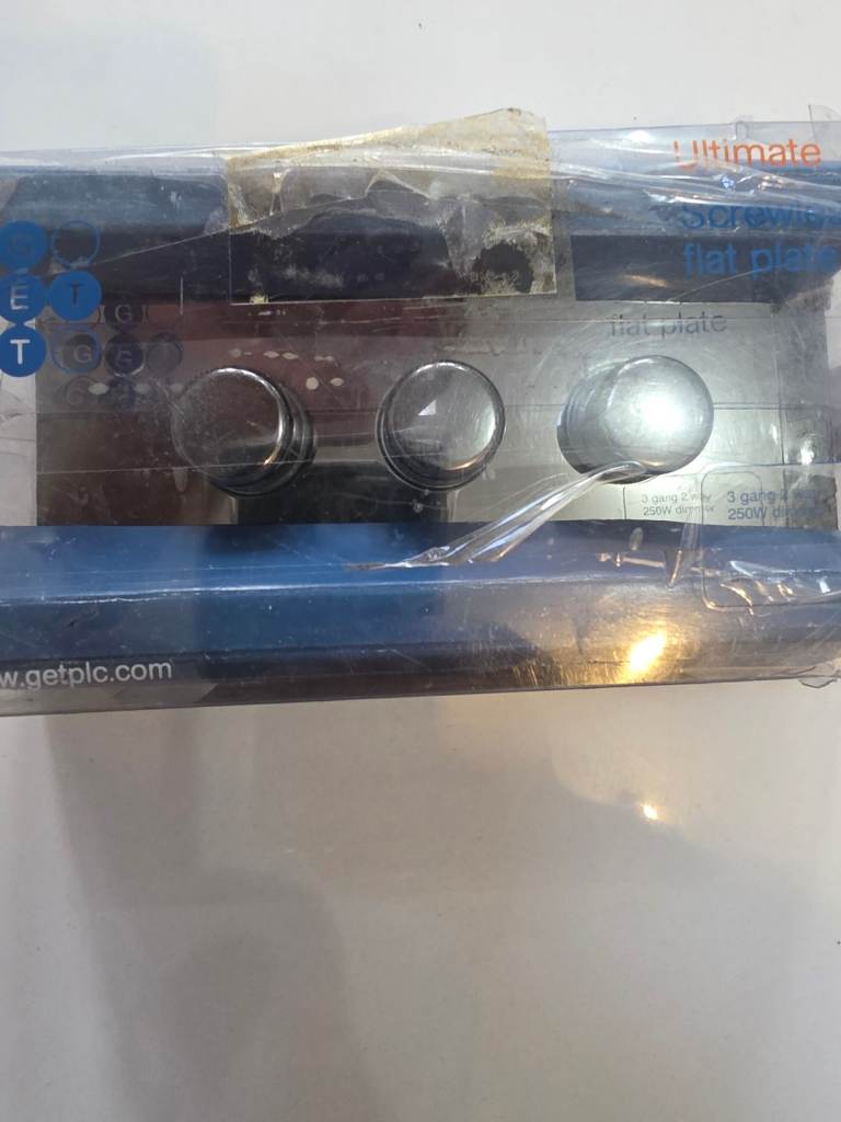 Ultimate screwless flat plate 3 gang dimmer