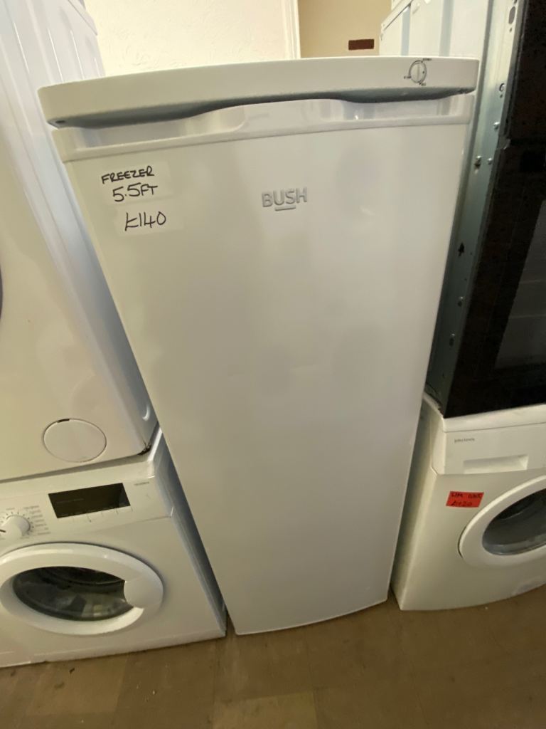 WHITE BUSH 5.5FT UPRIGHT FREEZER