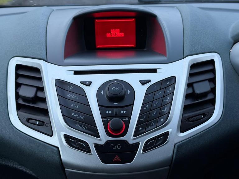 2011 Ford Fiesta 1.25 Zetec 3dr HATCHBACK Petrol Manual