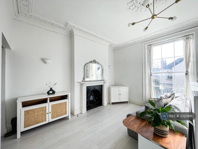 1 bedroom flat in Anglesea Place, Bristol, BS8 (1 bed) (#2720168)