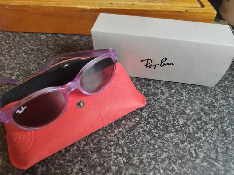 New Ray-Ban Kids Sunglasses, Purple – Age 7-11, Unopened