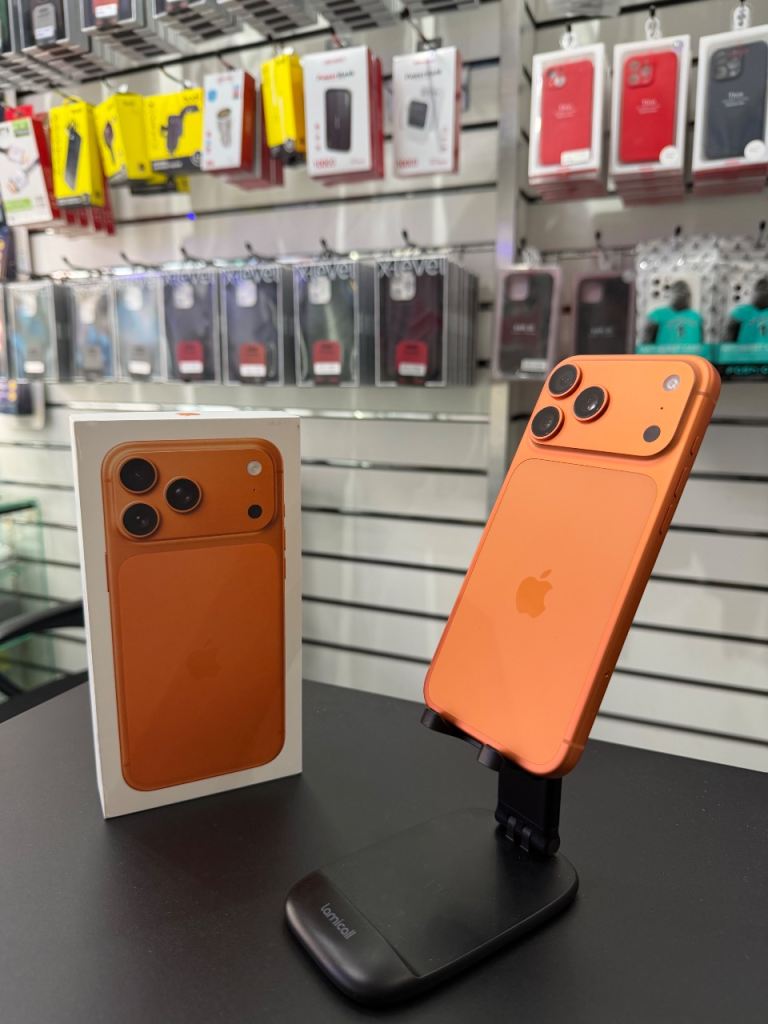 Apple iPhone 17 Pro Max 256GB Cosmic Orange (Unlocked) in Immaculate Condition 100% BH