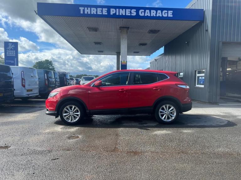 Nissan Qashqai 1.2 DiG-T Acenta Premium 5dr 57,000 Miles Excellent Example 
