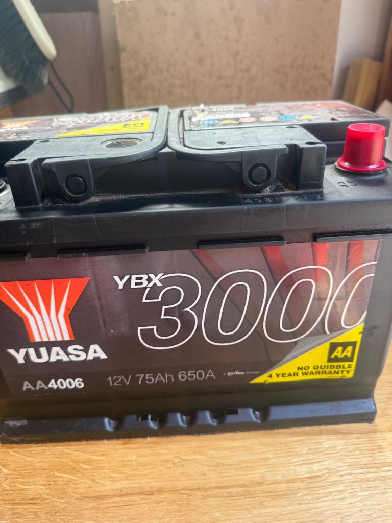 Car battery Yuasa AA4006