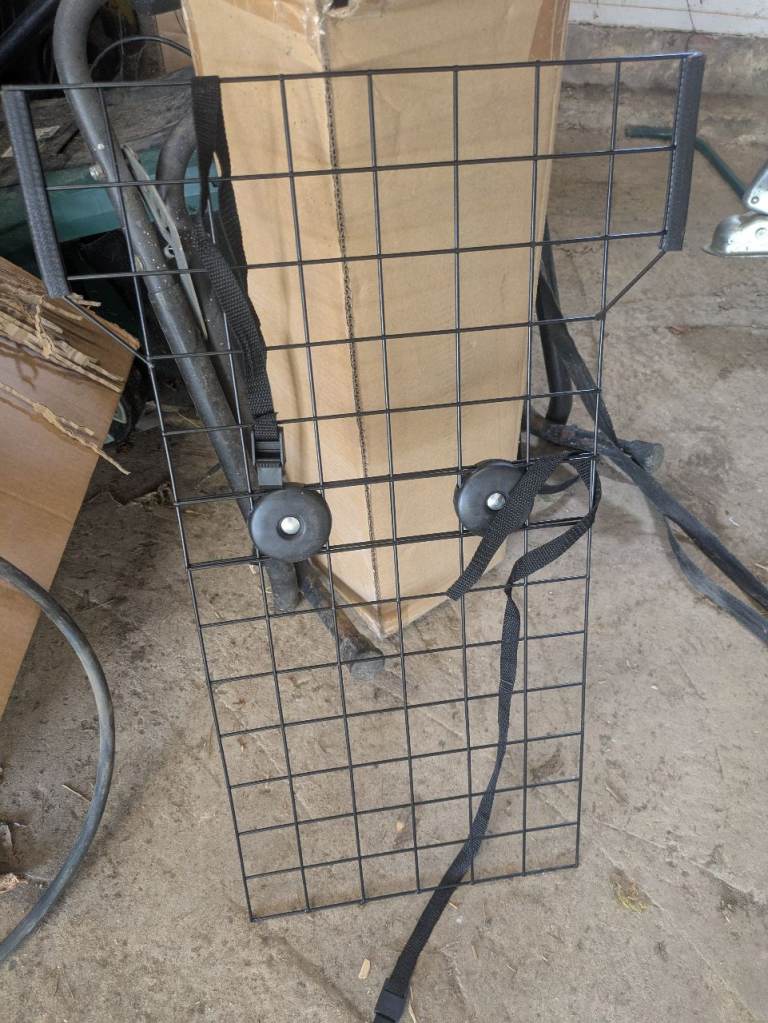 Dog car barrier