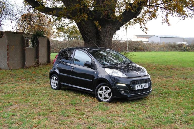 PEUGEOT 107 1.0 12V ALLURE Petrol Manual in Black