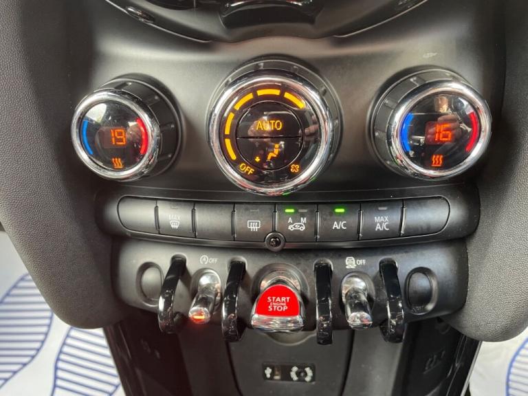  Mini Hatchback 2.0 John Cooper Works 3dr Petrol