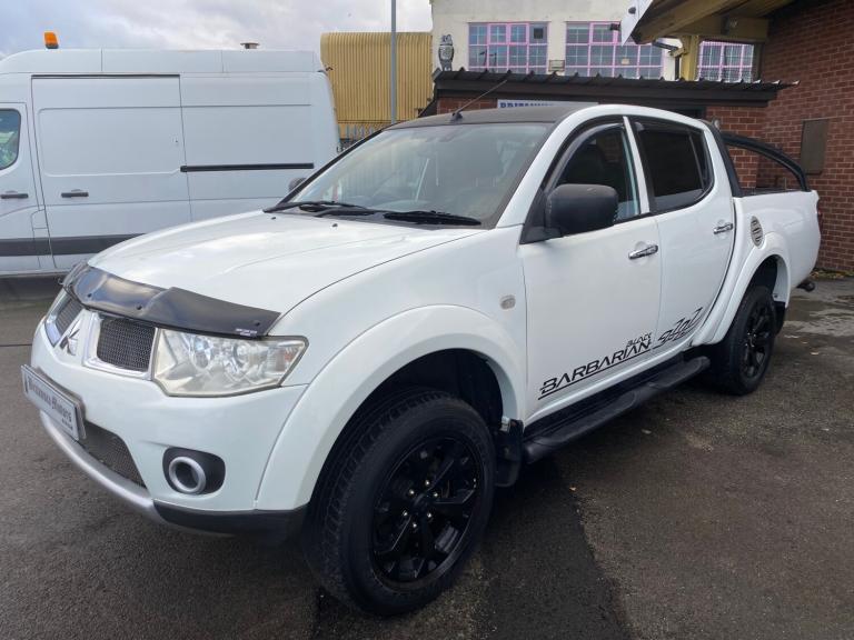 2014 Mitsubishi L200 Barbarian black Pickup Diesel  Manual