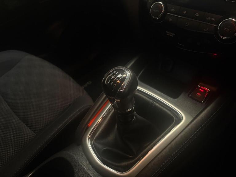 2014 Nissan Qashqai 1.2 DiG-T Acenta 5dr HATCHBACK PETROL Manual