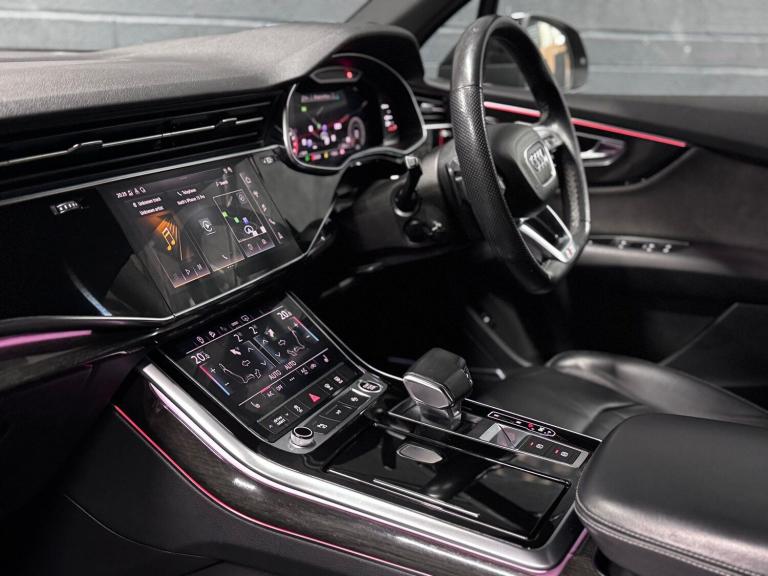 AUDI Q7 3.0 TFSI V6 55 Black Edition 2021