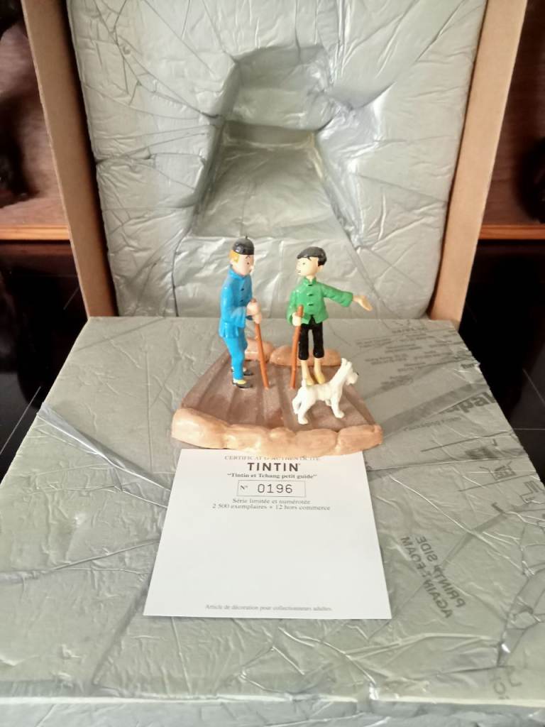 Tintin & Chang figurine 46218. Not for sale. Lost in transit