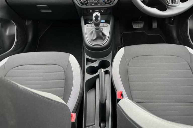 2025 Hyundai i10 1.0 Advance Hatchback 5dr Petrol Auto Euro 6 (s/s) (63 ps) Hatchback Petrol Auto...