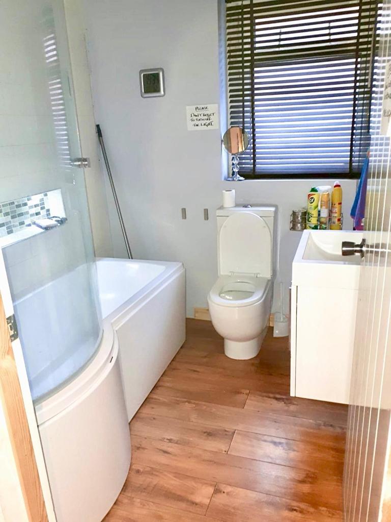 *** Double Room Address: St Johns Avenue, London NW10 4EE