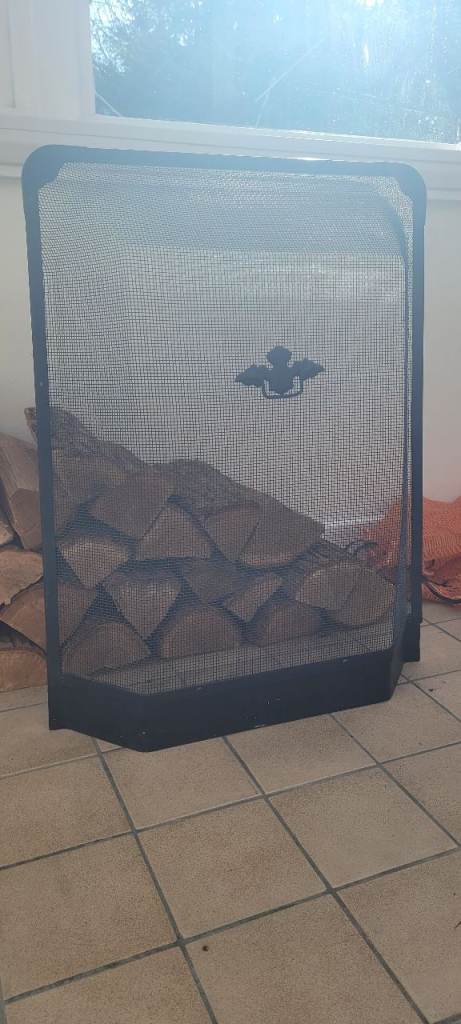 FREE: Black metal fire guard