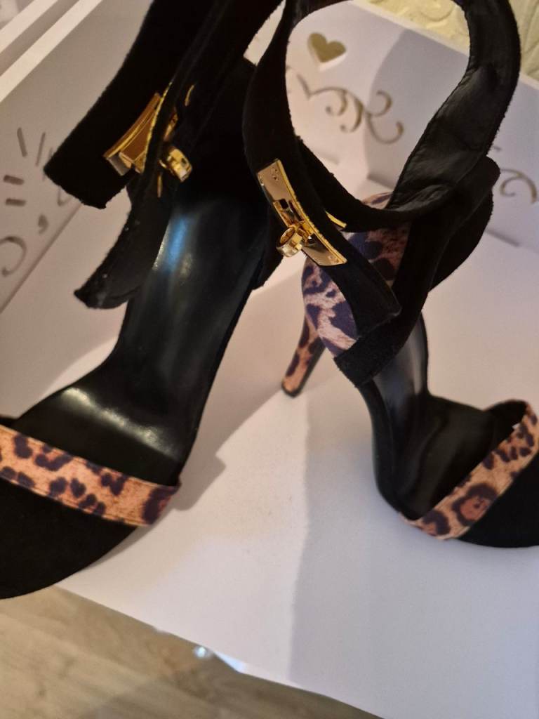 Ladies Court Shoes