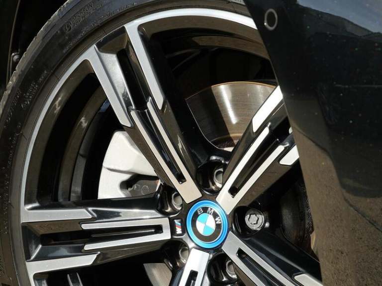 2022 BMW 3 Series 2.0 330e 12kWh M Sport Touring 5dr Petrol Plug-in Hybrid Auto Euro 6 (s/s)  Est...