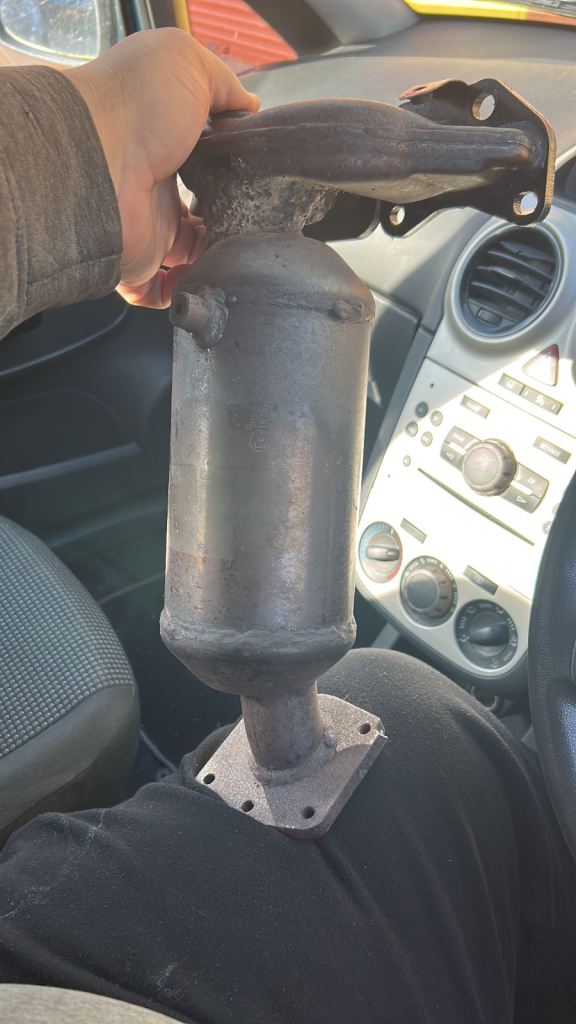 Catalyctic converter from a corsa 