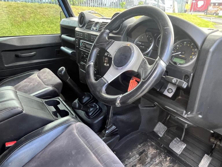 LAND ROVER DEFENDER SWB 90 COUNTY SIDE WINDOW BENCH SEAT @ £17950+ vat