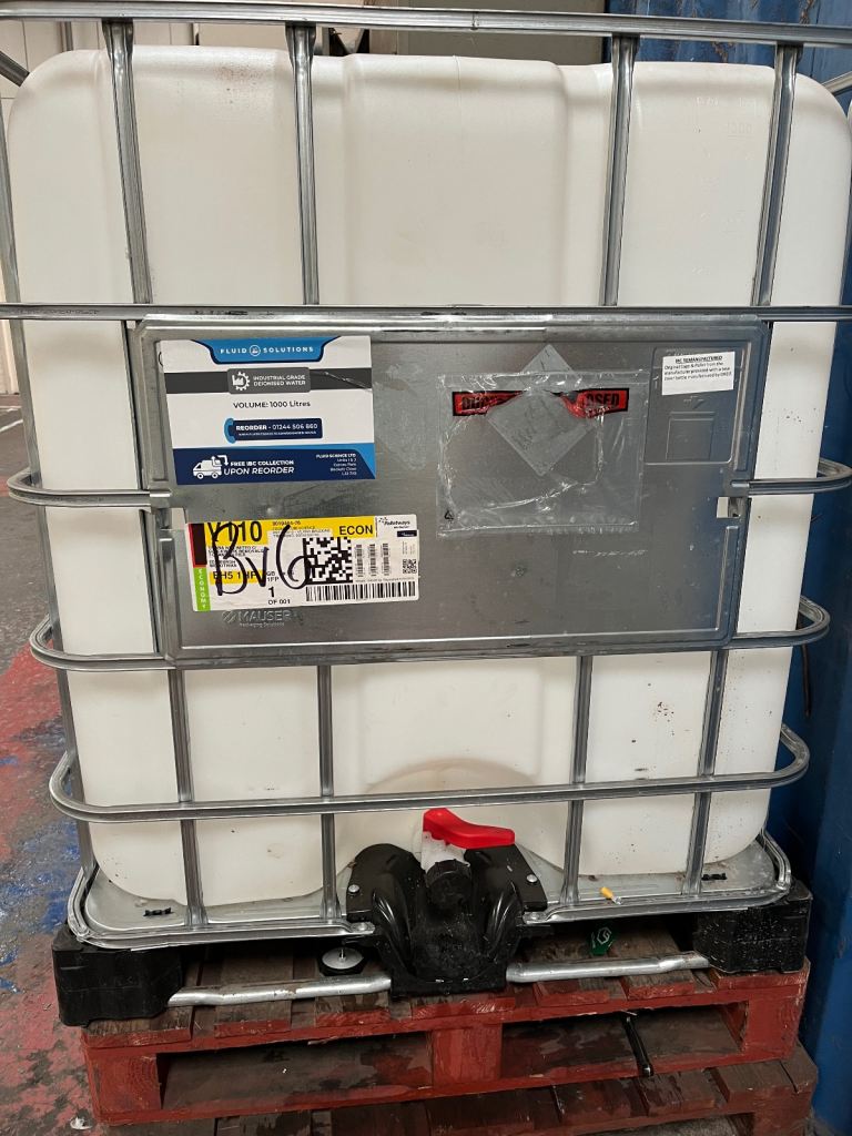 1000L IBC tank from deionised water. Clean No chemical contamination,local delivery