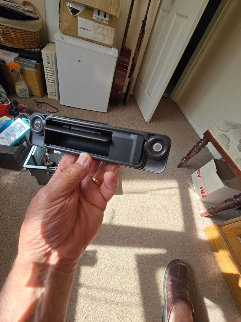 Mercedes ML 280 New Rear tailgate handle mechanism with new plug and pins,  