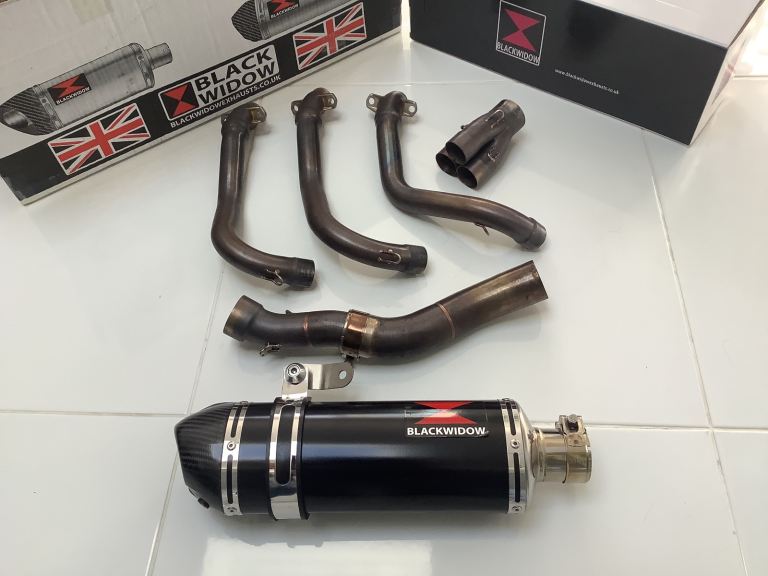 Black widow 300mm carbon tip full exhaust system,  triumph street triple 765 ,2023/2024 .