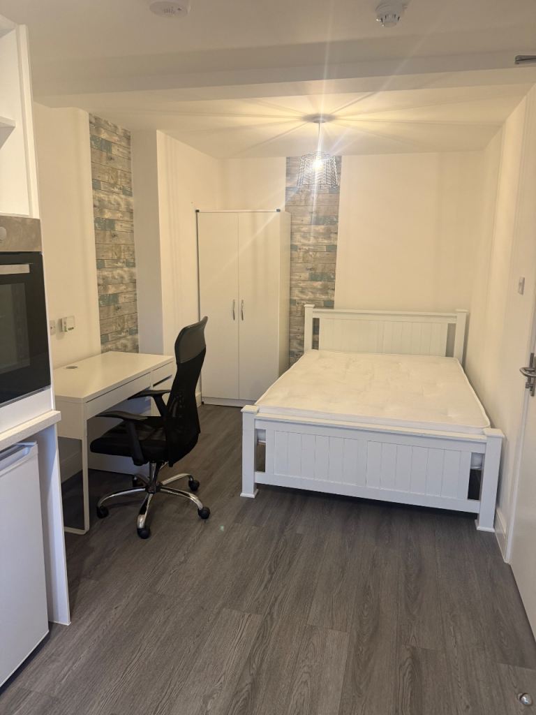 Kings College Camberwell SE5 zone 2 studio 