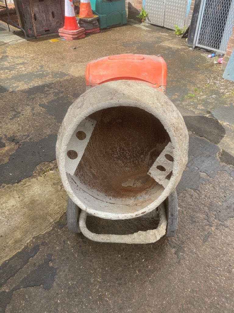 Cement mixer