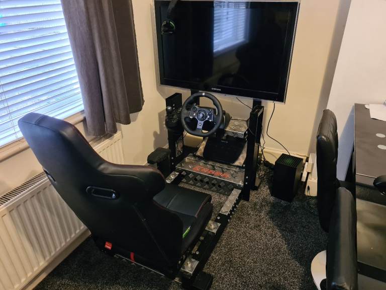 COBRA RACING SEAT & FRAME PLUS STTERING PEDDLES & GEAR STICK WLCOME TO TV £1000 ono 