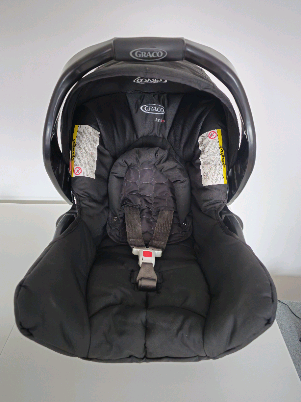 Graco Junior Car Carrier with Baby Head Insert