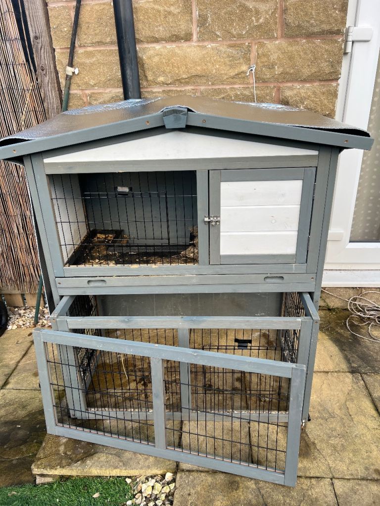 Apex hutch, 2 levels