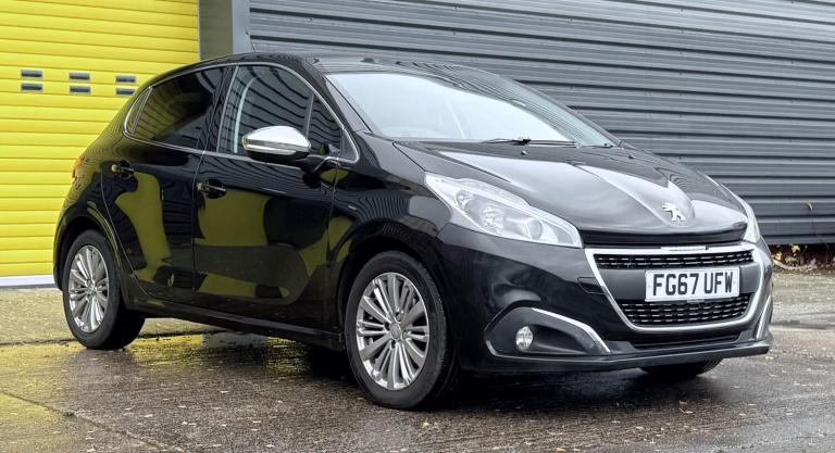 2017 Peugeot 208 1.2 PureTech Allure Euro 6 5dr HATCHBACK Petrol Manual