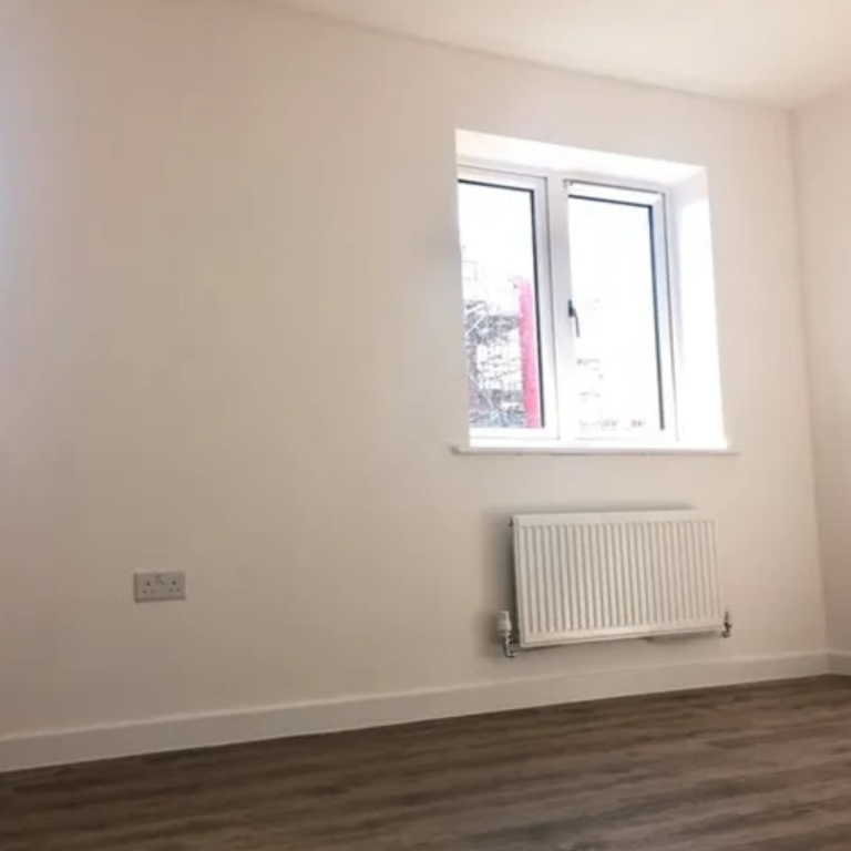 Nineveh Road consists of 1 single & 1 double room for HOMELESS people! NO payment required.