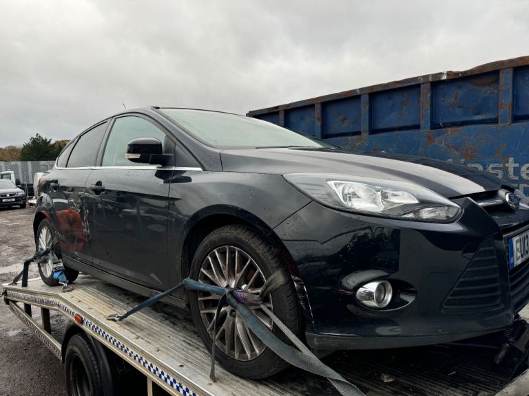 Ford focus mk3 1.0 eco boost 2013 black BREAKING FOR PARTS 