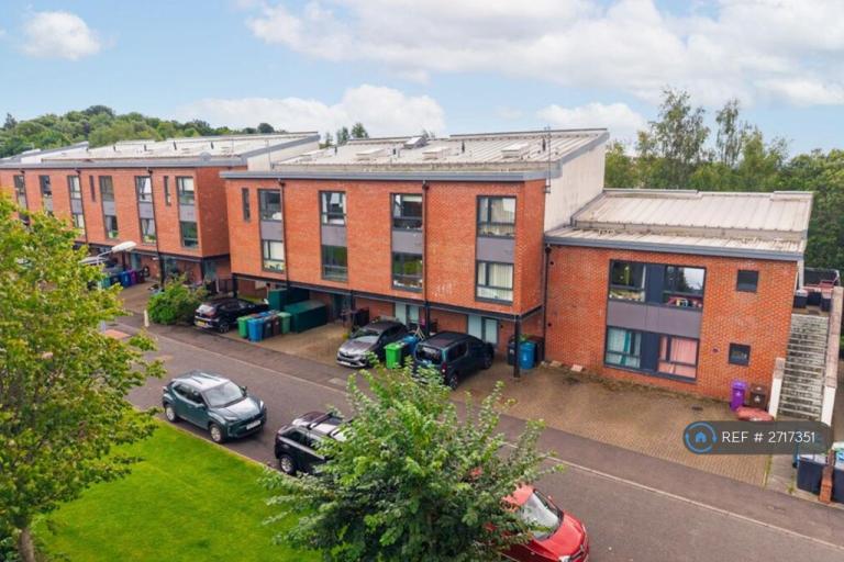 3 bedroom house in Shuna Crescent, Glasgow, G20 (3 bed) (#2717351)