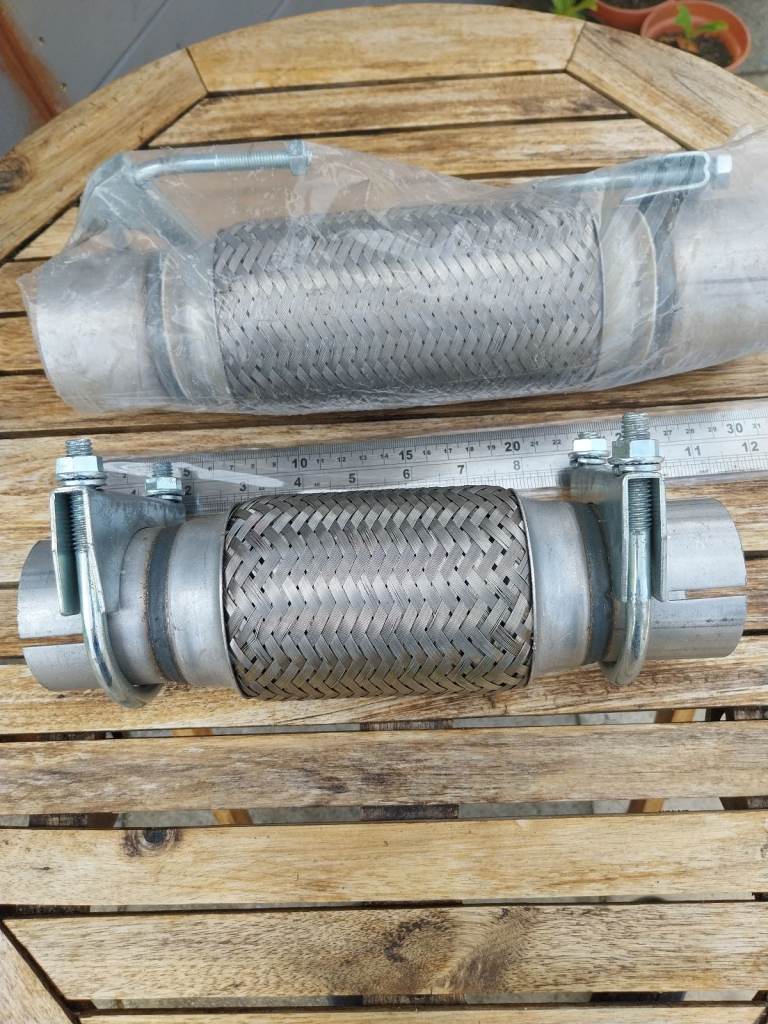 Exhaust flexible pipe and clamps 