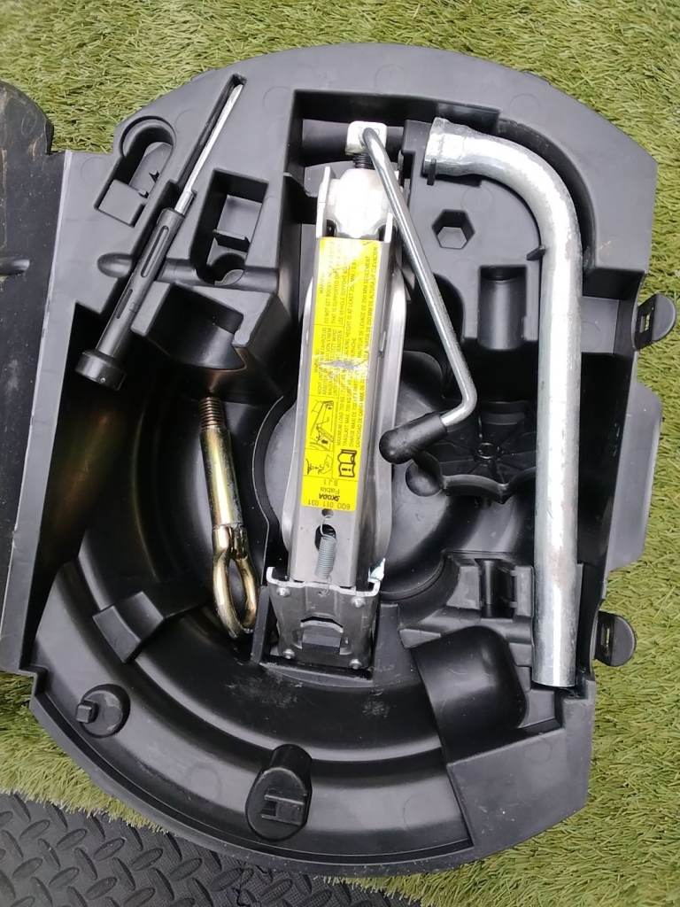 Spare wheel accessories 