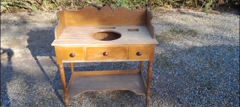 Antique victorian wash stand 
