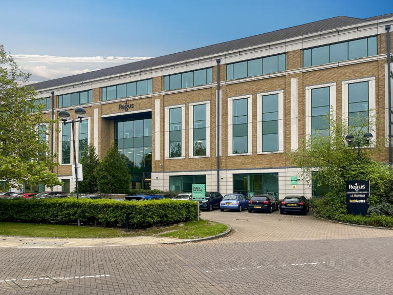 Bracknell - RG121WA \ Office Space for Rent - 2 Workstations