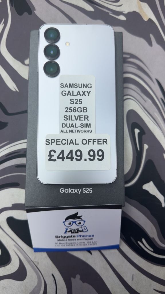 Samsung Galaxy S25 256GB Silver Dual-SIM - NEW