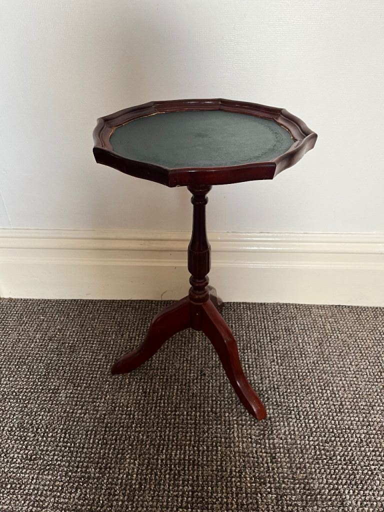 Hexagon table 