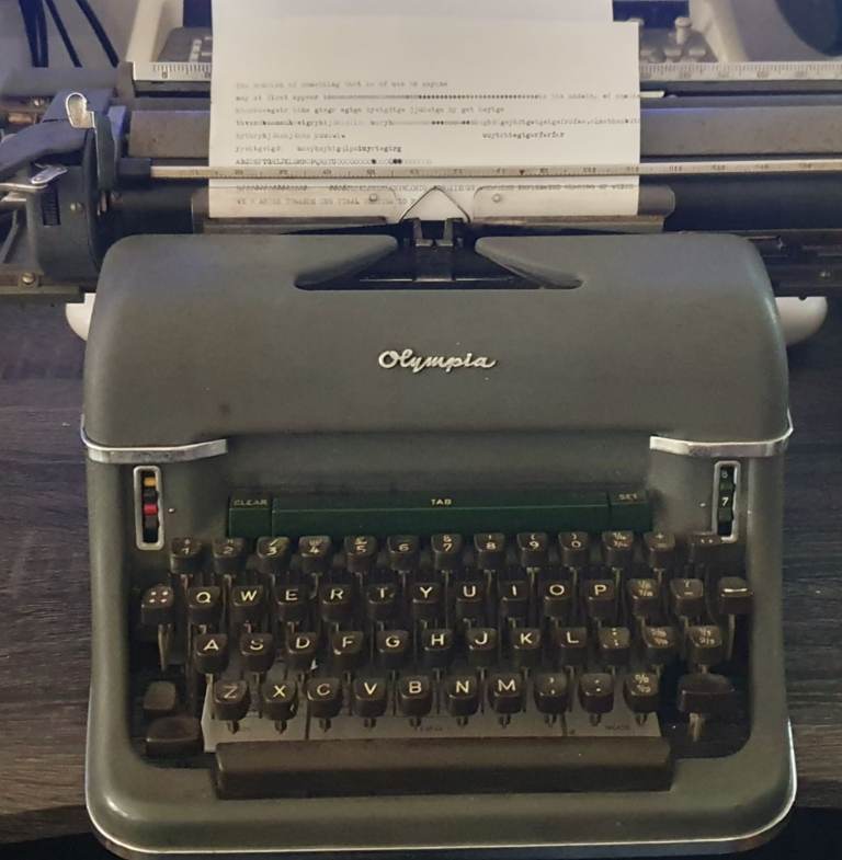 Olympia typewriter, early 60s, WORKING
