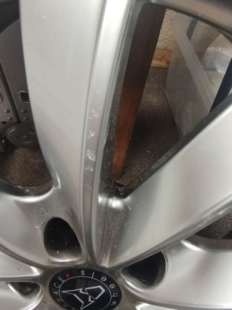 Lugano wheel with pirelli tyre 19 ins