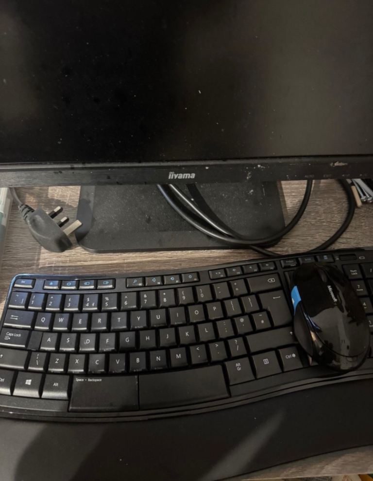  Computer Monitor with Microsoft Keyboard and Mouse