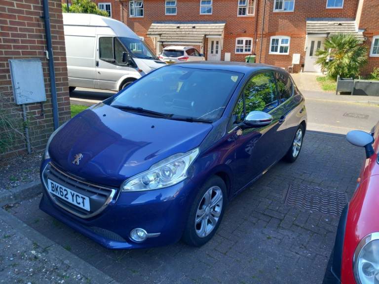 Peugeot, 208, Hatchback, 2012, Manual, 1199 (cc), 3 doors