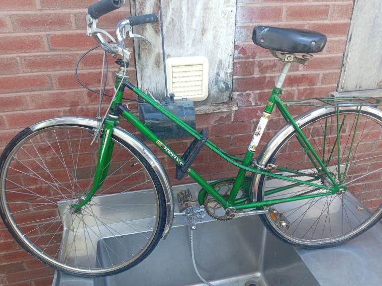 Title: Vintage Helium (by Peugeot) Green Step-Through City Bike – Fully Serviced 